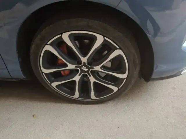IM Motors LS6 — Фото автомобиля 11