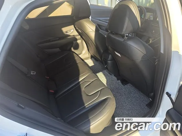 Hyundai Avante CN7 — Фото автомобиля 16