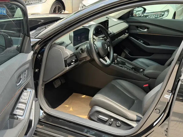 Honda Accord — Фото автомобиля 3