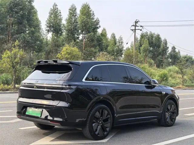 Li Auto L6 — Фото автомобиля 6