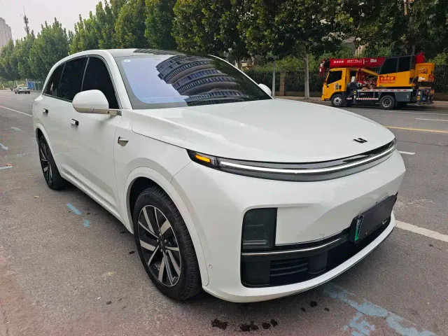 Li Auto L7 — Фото автомобиля 3