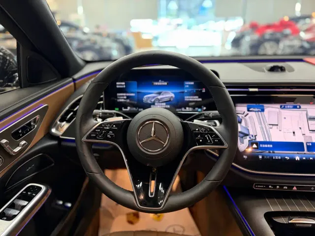Mercedes-Benz E-Class — Фото автомобиля 17