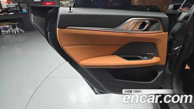BMW i4 — Фото автомобиля 14