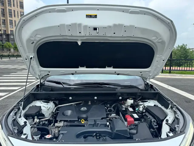 Toyota RAV4 — Фото автомобиля 9