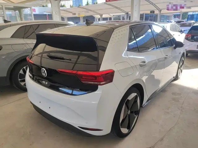 Volkswagen ID.3 — Фото автомобиля 6