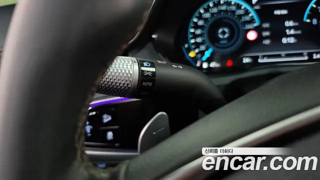 Genesis GV70 — Фото автомобиля 28