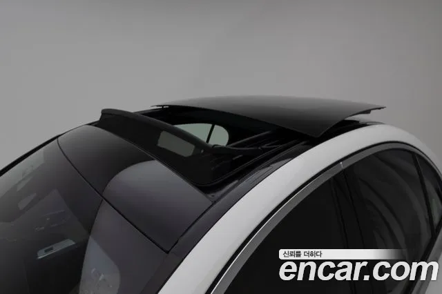Mercedes-Benz E-Class — Фото автомобиля 12