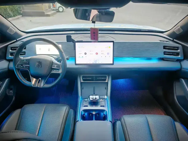BYD Qin L — Фото автомобиля 8