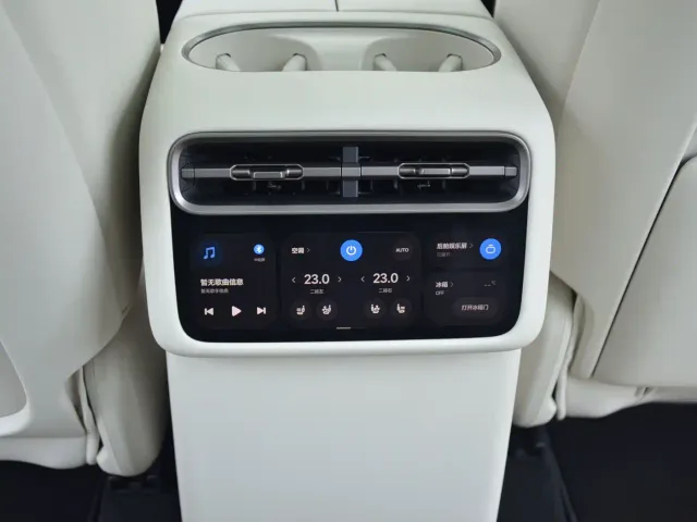 Li Auto L9 — Фото автомобиля 7