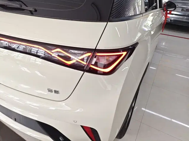 BYD Dolphin 2025 420km Freedom Edition — Фото автомобиля 7