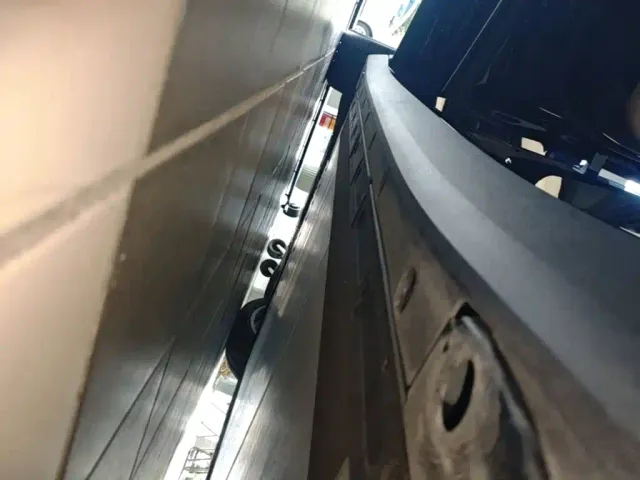 Li Auto i8 — Фото автомобиля 21