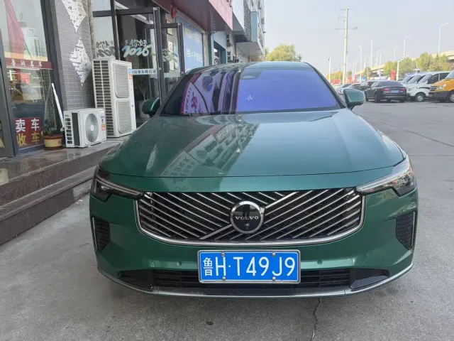 Volvo S90 — Фото автомобиля 3