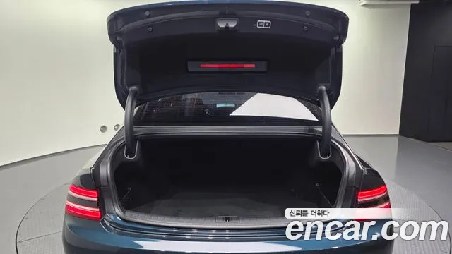 Genesis G80 Бензин 2.5 турбо AWD — Фото автомобиля 16