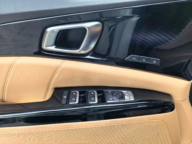 Kia Carnival — Фото автомобиля 9