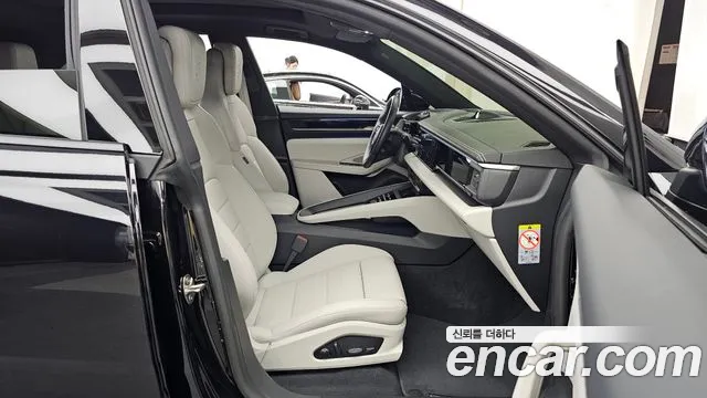 Porsche Macan — Фото автомобиля 12
