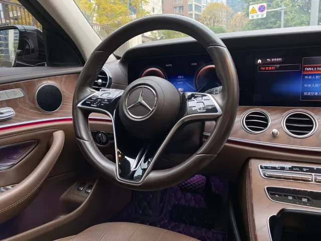 Mercedes-Benz E-Class — Фото автомобиля 24