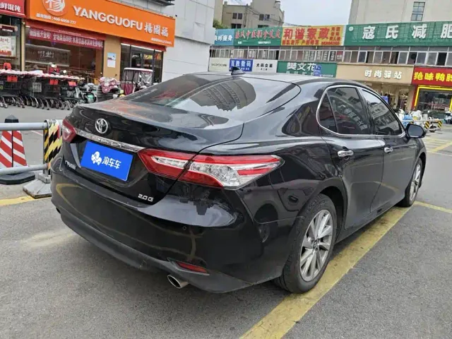 Toyota Camry — Фото автомобиля 3