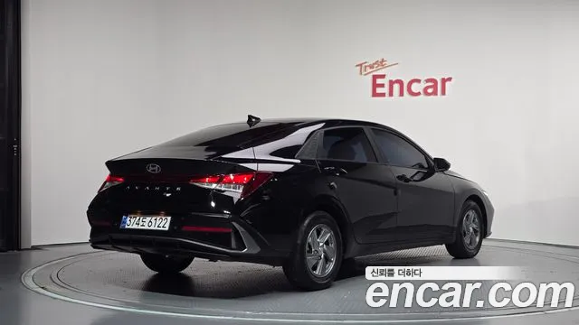 Hyundai Avante CN7 — Фото автомобиля 2