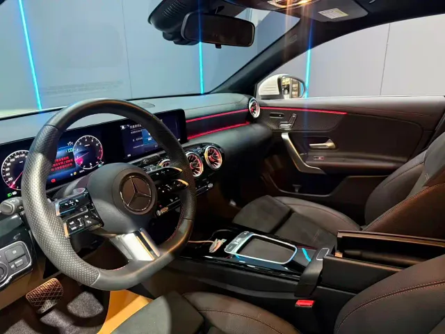 Mercedes-Benz A-Class — Фото автомобиля 11