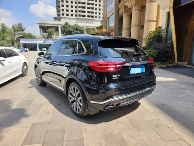 Hongqi HS5 — Фото автомобиля 4