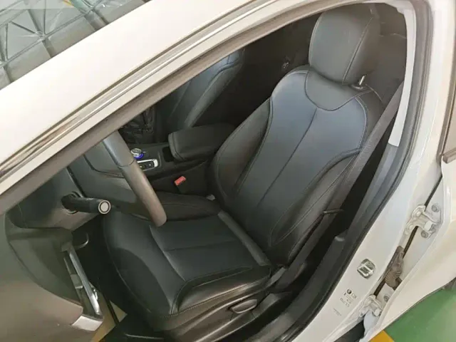 Buick Velite 6 — Фото автомобиля 14