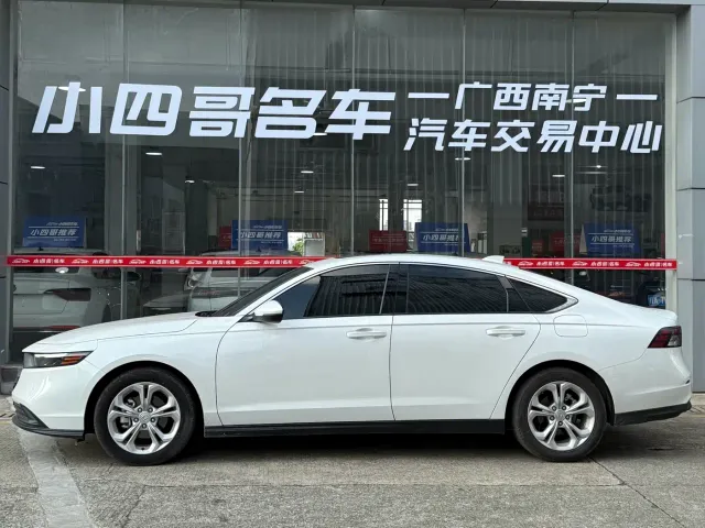Honda Accord — Фото автомобиля 3