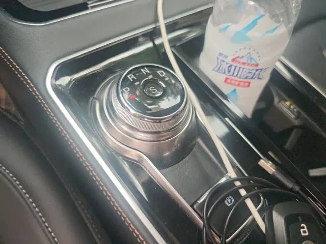 Ford Edge — Фото автомобиля 10