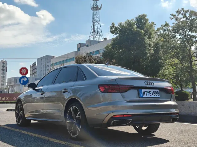 Audi A4L — Фото автомобиля 7