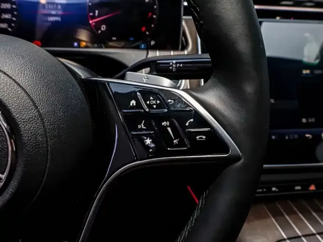 Mercedes-Benz E-Class — Фото автомобиля 16