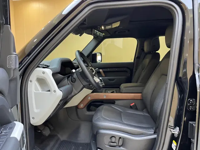 Land Rover Defender — Фото автомобиля 4