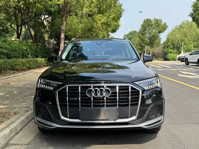 Audi Q7 — Фото автомобиля 2