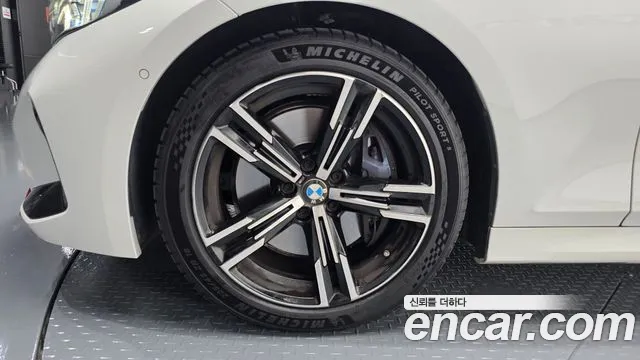 BMW 3-Series 3 серия (G20) 320i M Sport — Фото автомобиля 4