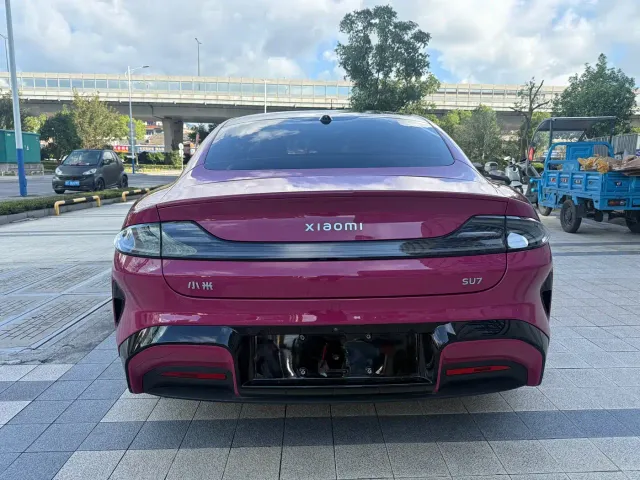 Xiaomi SU7 — Фото автомобиля 13