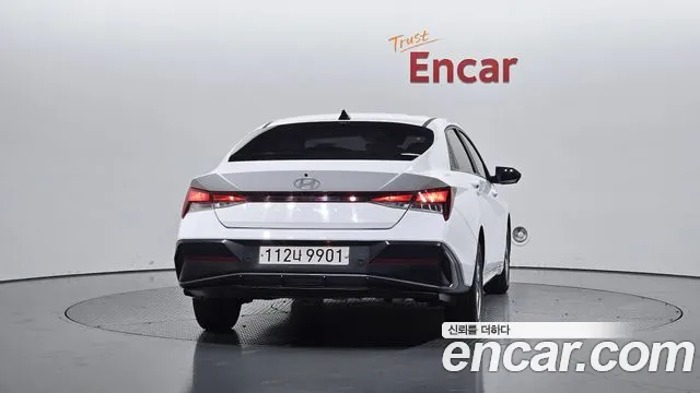 Hyundai Avante CN7 — Фото автомобиля 4