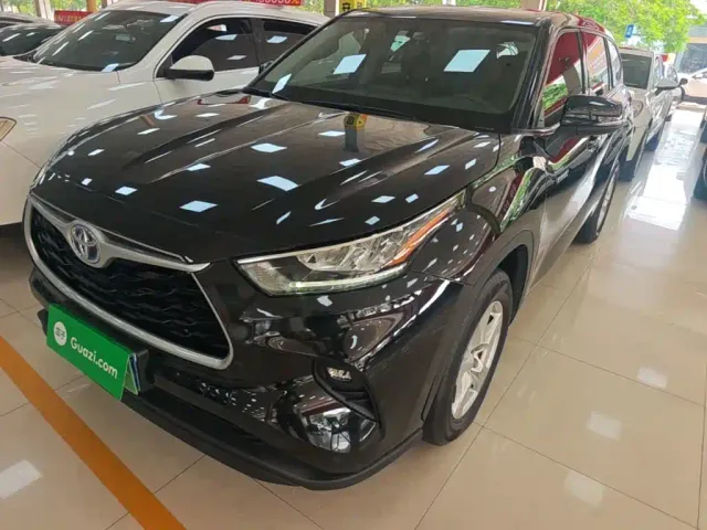 Фотография автомобиля — Toyota Highlander