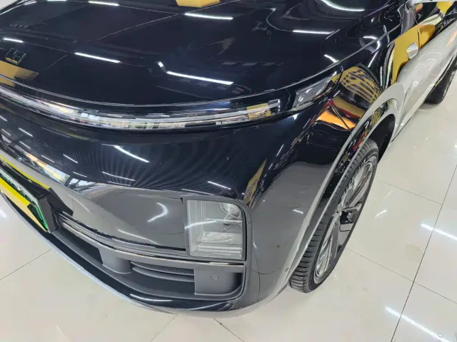 Li Auto L9 — Фото автомобиля 14