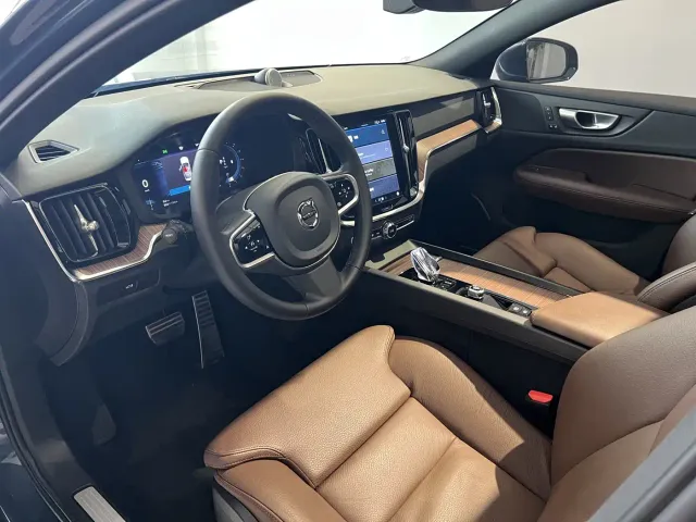 Volvo S60 — Фото автомобиля 9
