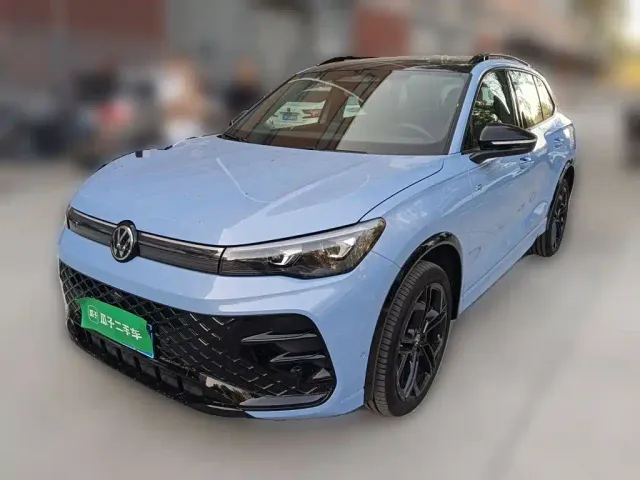 Фотография автомобиля — Volkswagen Tiguan L