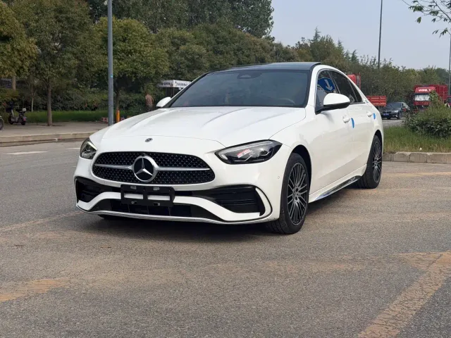 Фотография автомобиля — Mercedes-Benz C-Class