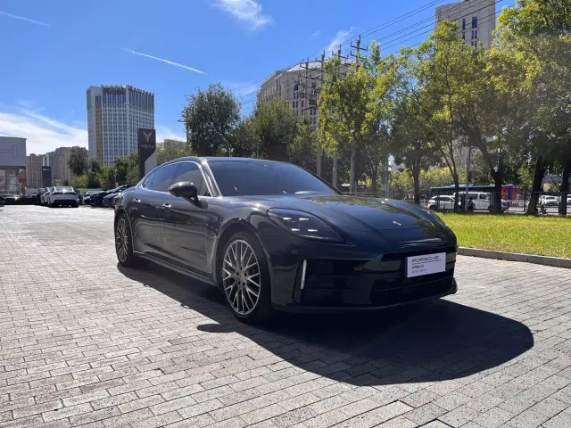 Porsche Panamera — Фото автомобиля 3