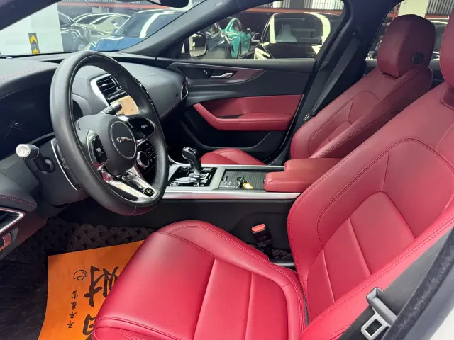 Jaguar XEL — Фото автомобиля 4