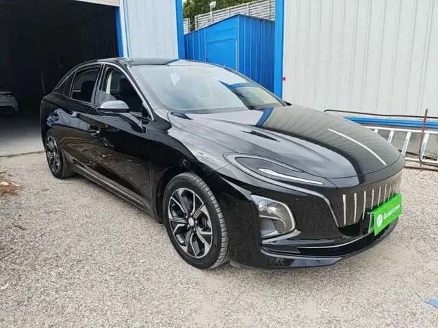 Hongqi Hongqi E-QM5 2021 Charging Flag Premium Edition — Фото автомобиля 3