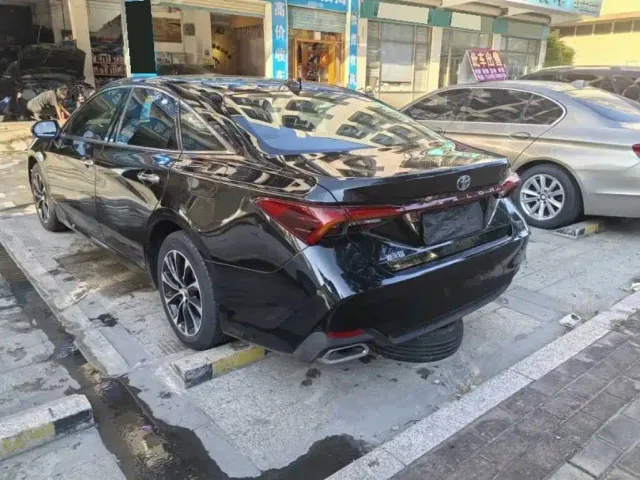 Toyota Avalon — Фото автомобиля 7
