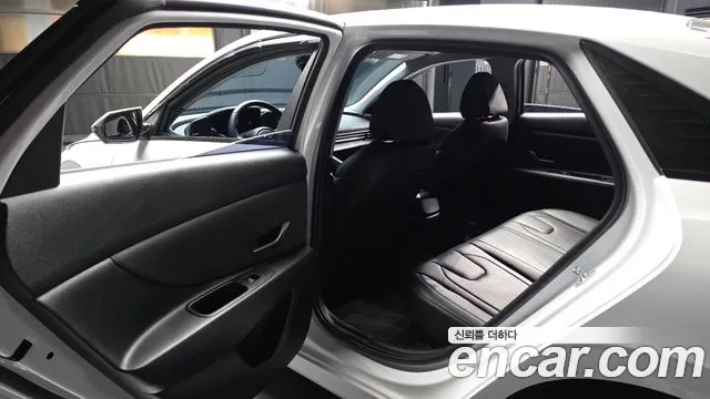 Hyundai Avante CN7 — Фото автомобиля 16