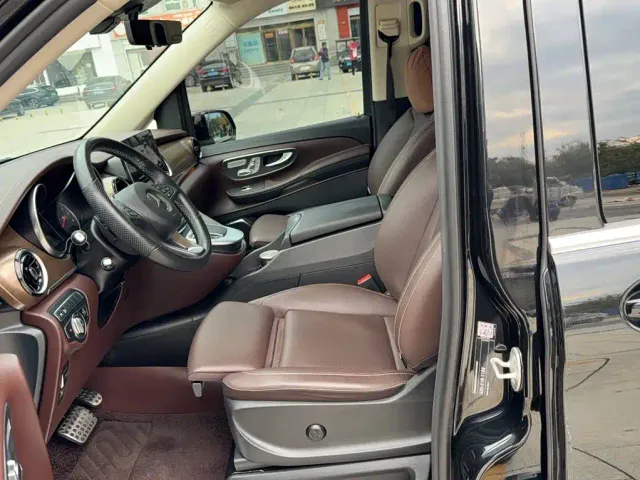 Mercedes-Benz V-Class — Фото автомобиля 7