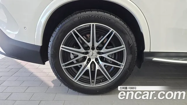 Фотография автомобиля — Mercedes-Benz GLC-Class