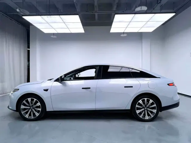 Leapmotor C01 — Фото автомобиля 5