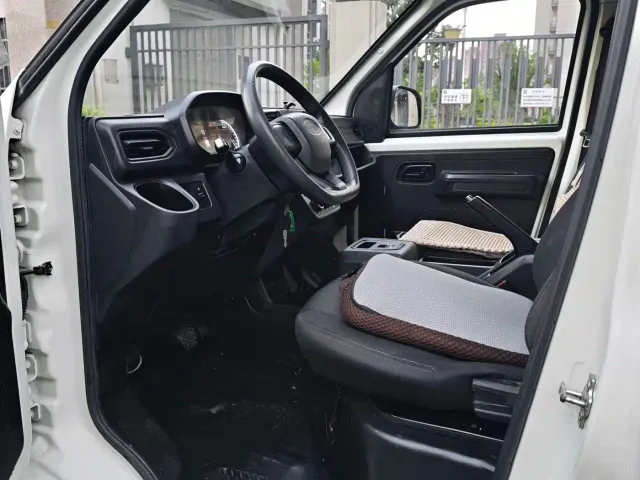 Karry Jiangtun E7 — Фото автомобиля 5
