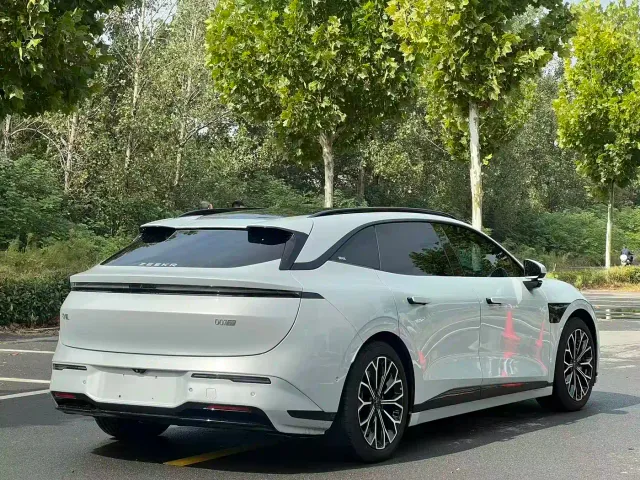 Zeekr 007 GT — Фото автомобиля 10