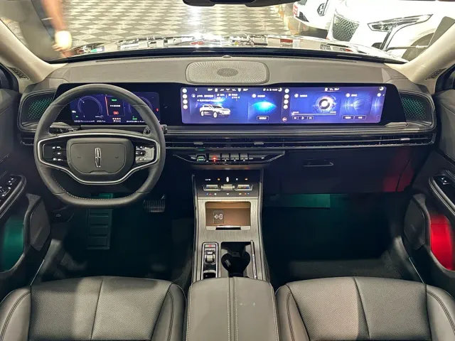 Lincoln Corsair — Фото автомобиля 9